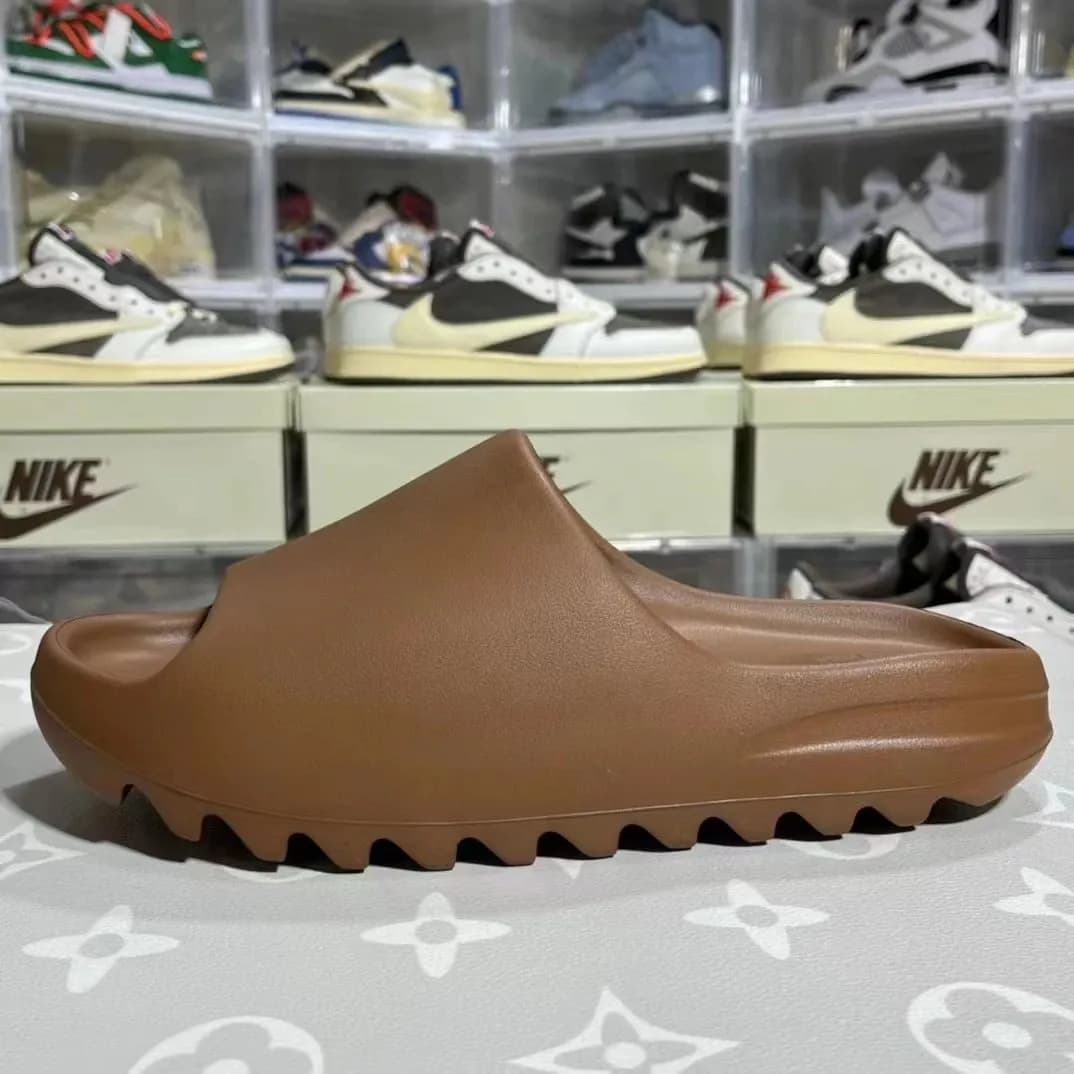 yeezy slide - Image 2