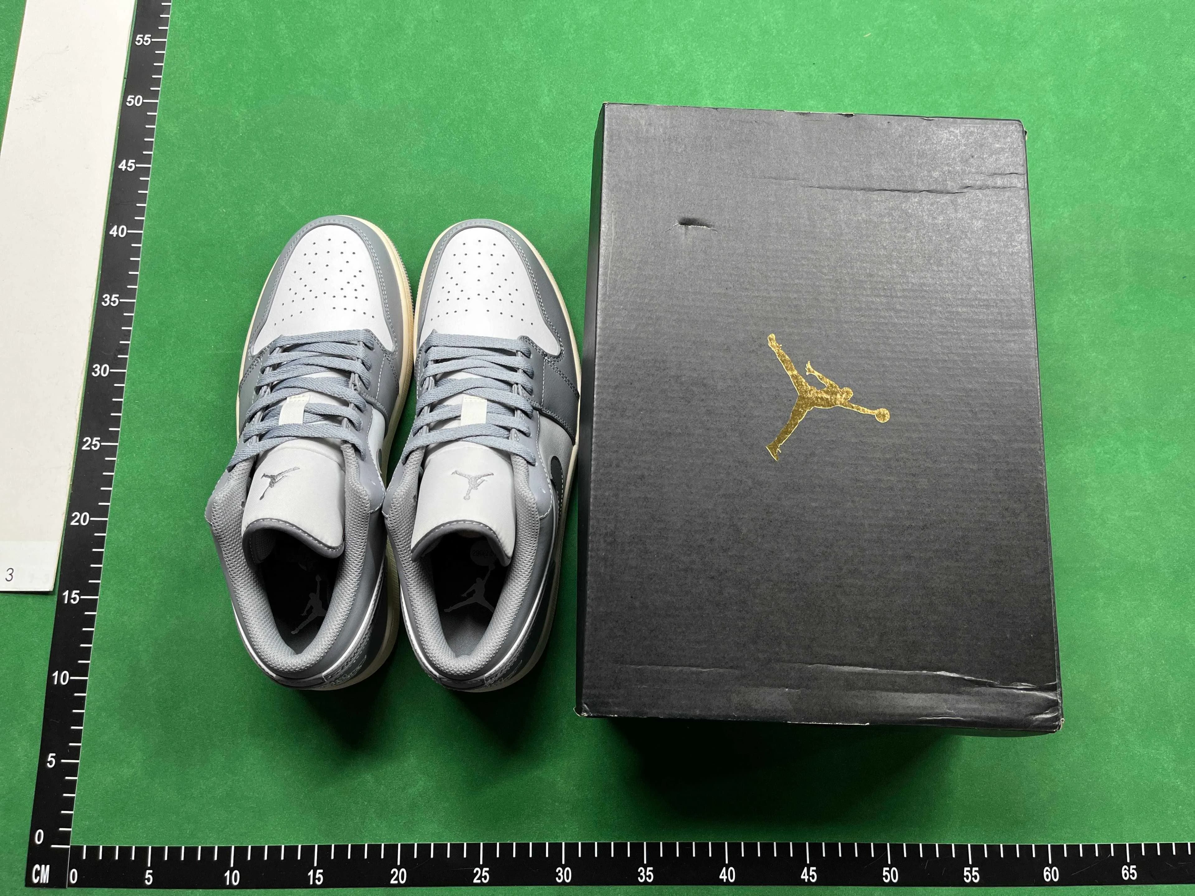 Jordan 1 Low - Image 3