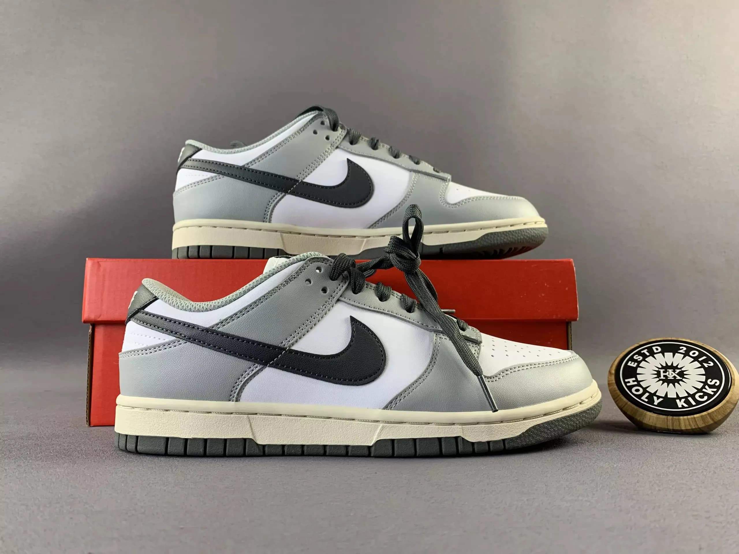 Dunk Low Light Smoke Grey - Image 2