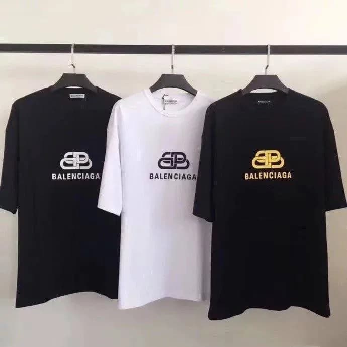 Balenciaga  T-shirt - Image 2