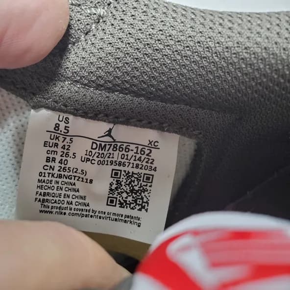Travis Scott x Air Jordan 1  Low OG Reverse Mocha - Image 2