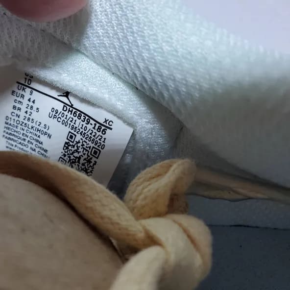 Travis Scott x Air Jordan 1  Low White Blue - Image 6