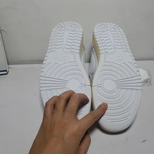 Travis Scott x Air Jordan 1  Low White Blue - Image 5