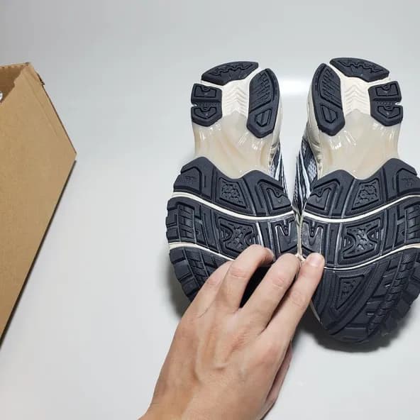 Asics Gel Kayano 14  Black Glacier Grey - Image 4