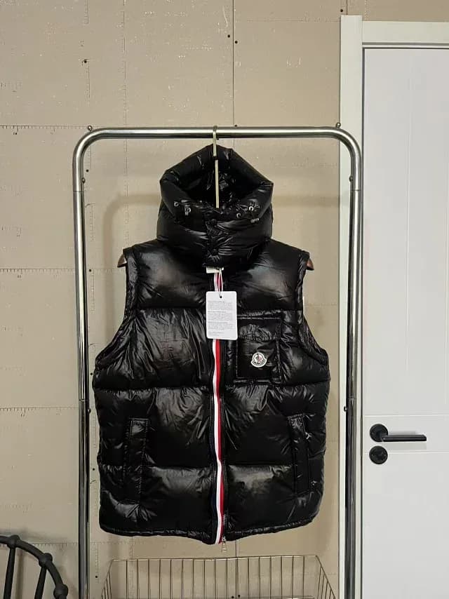 Moncler-Style Glossy Down Vest - OrientDig Spreadsheet
