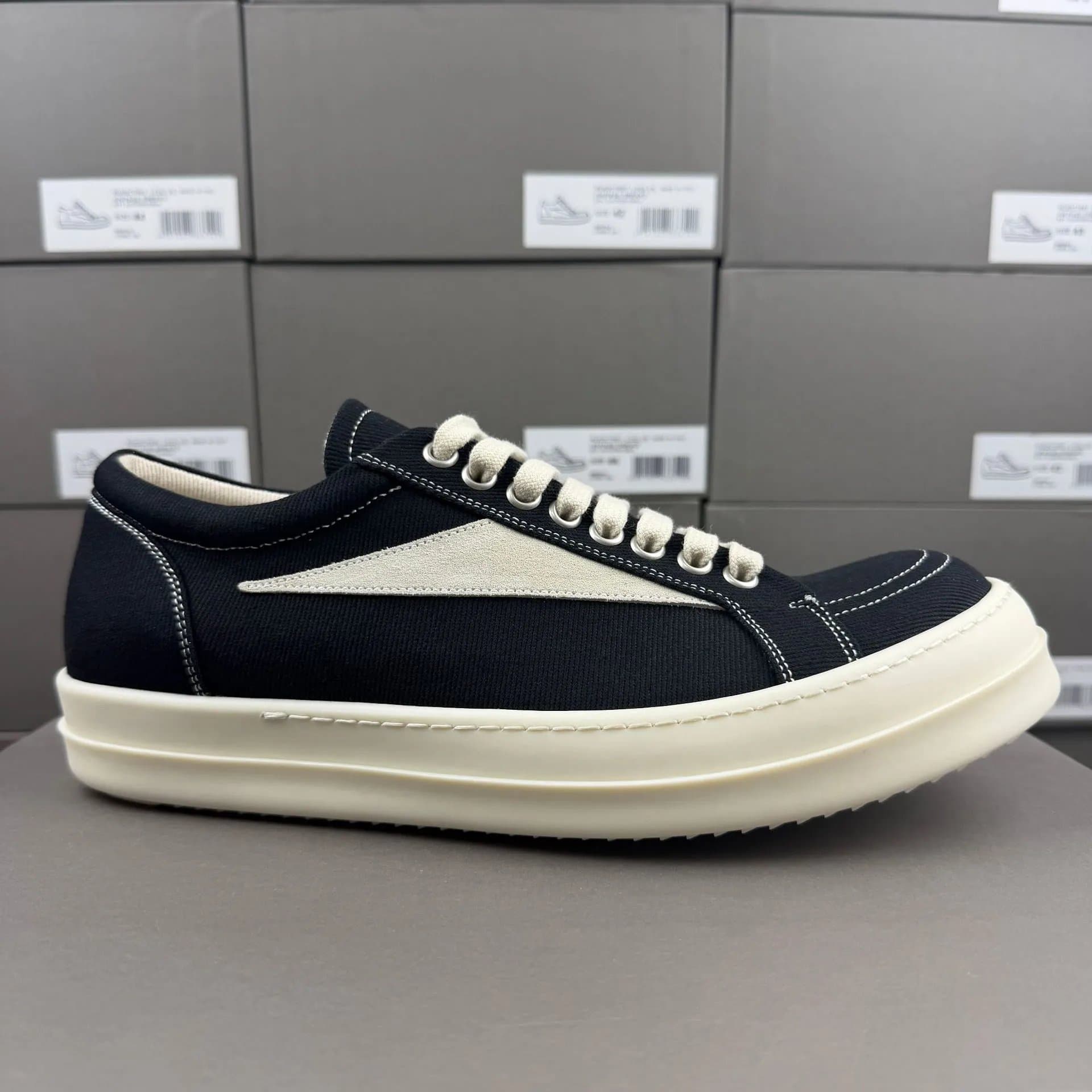 Classic Triangle Logo Canvas Shoes - OrientDig Spreadsheet
