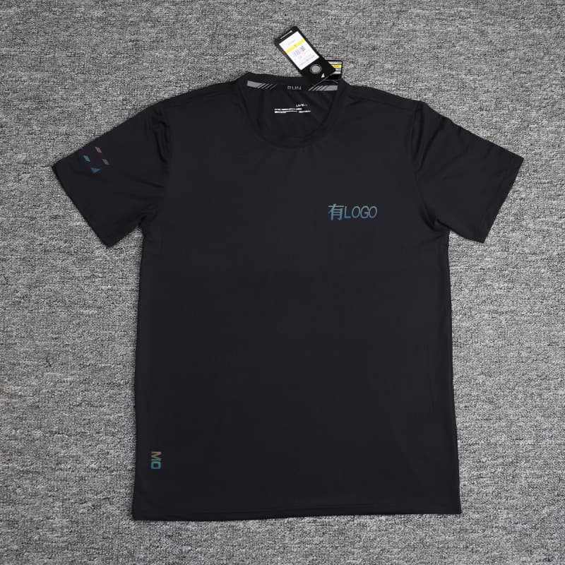 UNDER ARMOUR gym t-shirt - Image 4