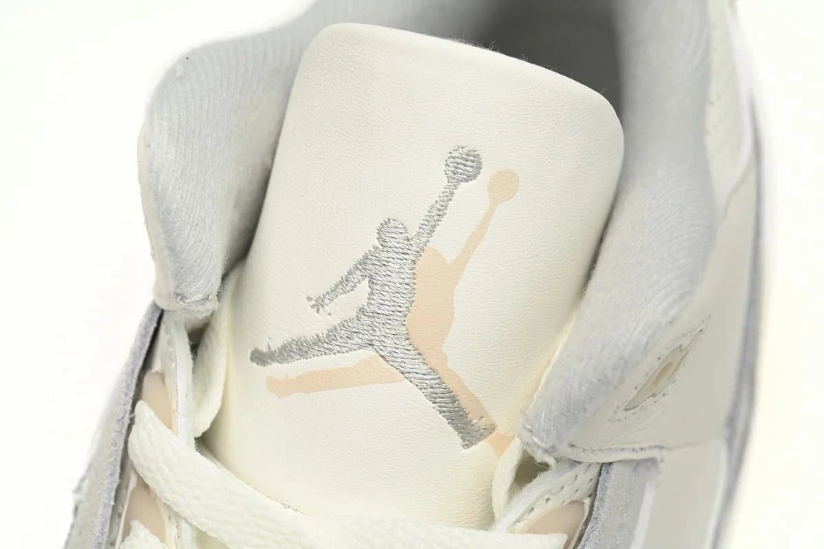 Air Jordan 3 - Image 8