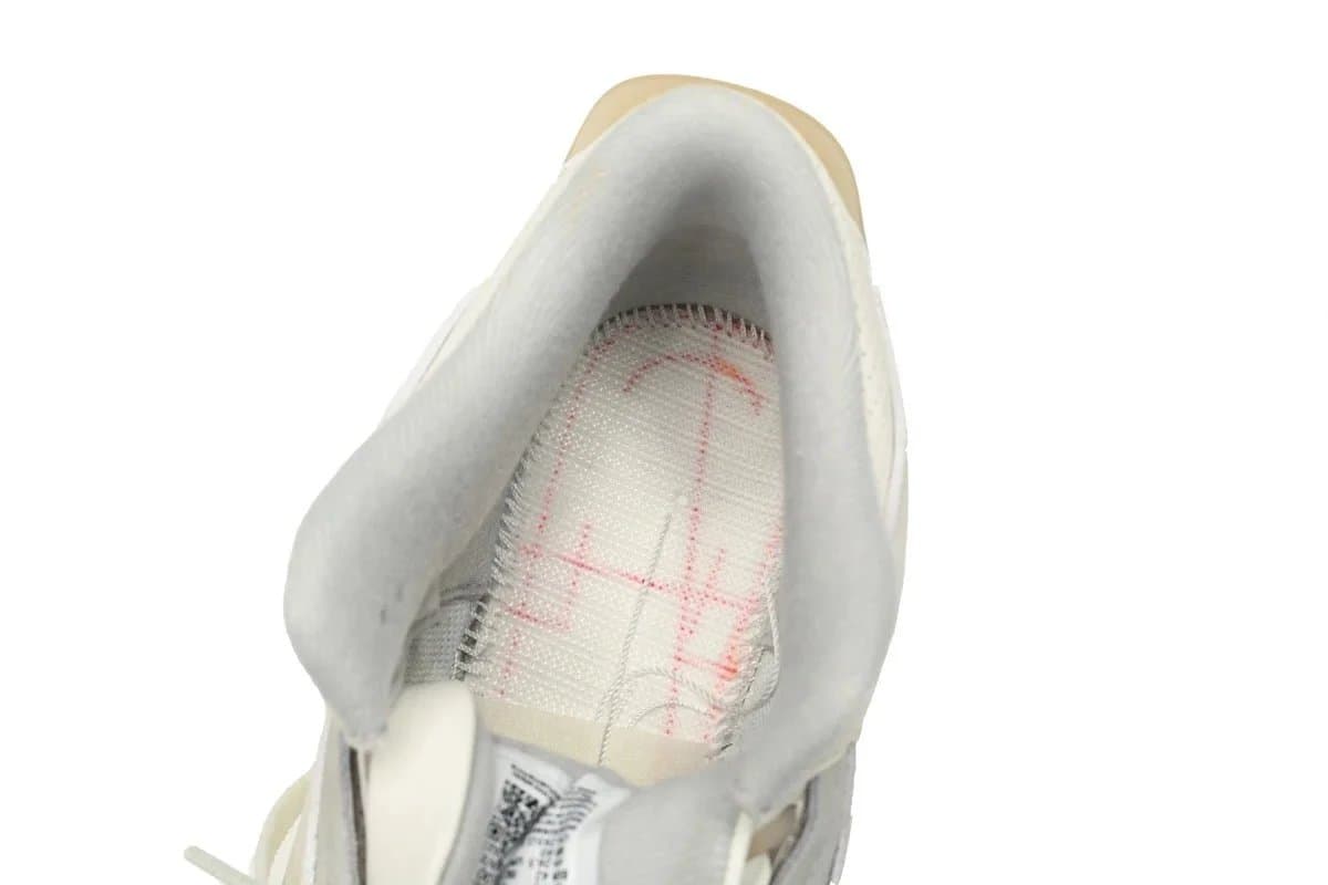 Air Jordan 3 - Image 11