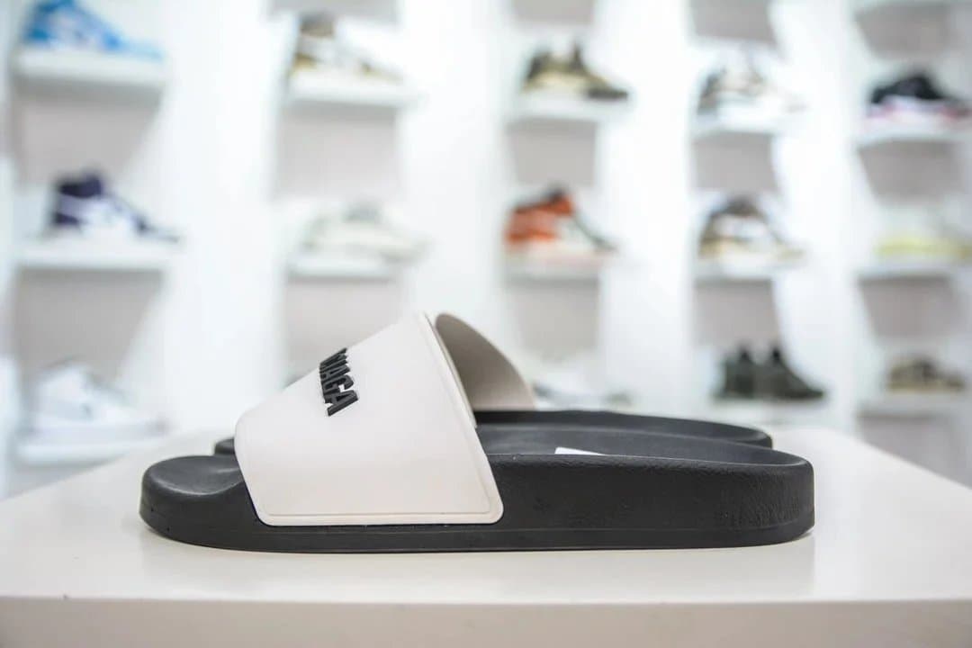 Balenciaga Pool Slides - Image 5