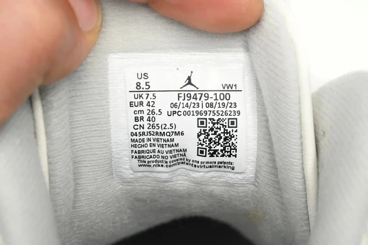 Air Jordan 3 - Image 7
