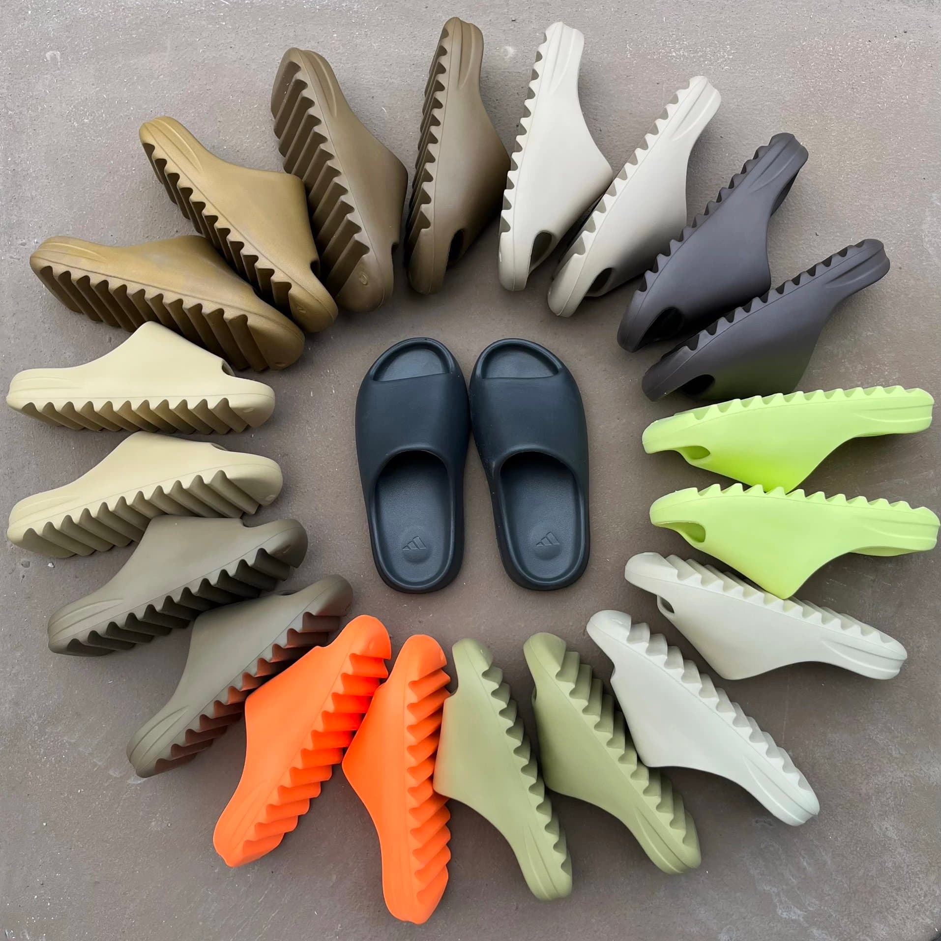 【G*X/L*W Batch】Y*eezy Sli*de(Size up 1, shoes are smaller) whatapp: +8619105043580